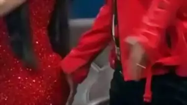 Nora fatehi ass touch on stage