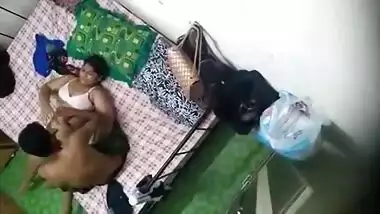 Mom ko chodna chaiye ya nhi