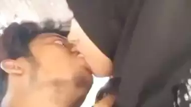 Hijab Bengali boob sucking by lover in outdoor sex
