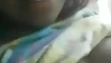 Whorish Indian wench is happy with nice boobs that wants to show them