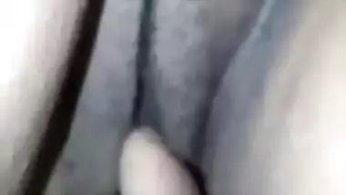 Wife's XXX slit is so sexy that Indian man can't stop staring at it