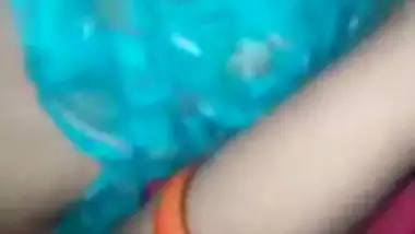Dehati cum-hole porn clip of Dehati bhabhi exposing her pussy