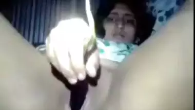 Horny Desi girl dildoing her chubby pussy with zucchini XXX