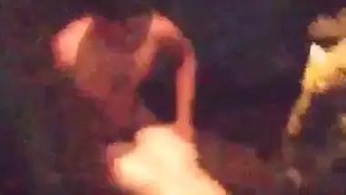 Pervert records desi aunty sex MMS secretly