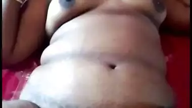 Tamil aunty affair sex video taken by husband friend