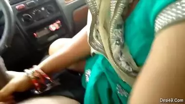 Horny Marwadi Milf Aunty Sucks Lover’s Cock In The Car