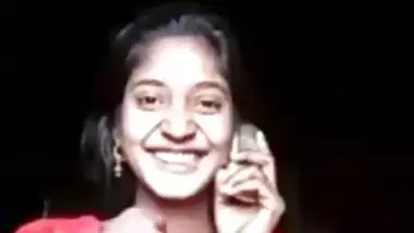 Cute desi GF showing boobs on video call