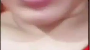 Sexy bhabhi nude breasts showing on video call