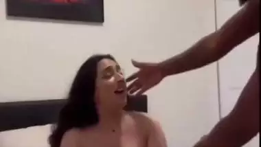 Hot Punjabi kudi fucks a black guy in NRI por