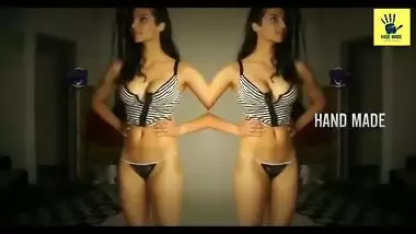 Girl takes shorts off and opens her sex jacket for a Desi XXX video