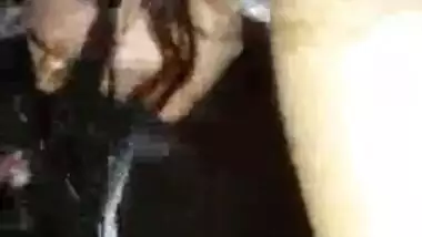 Desi Indian MMS handjob video