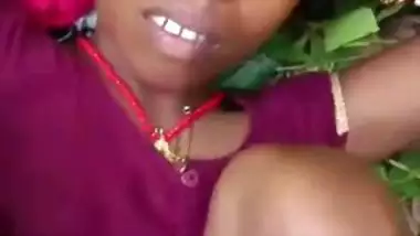 Bhabhi fucking in forest viral village sex video