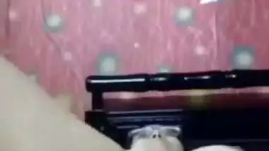 Viral tanker Bengali MILF fingering on video call