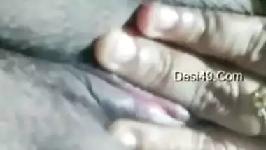 Indian mom is thoughtless enough to rub XXX-looking nipples and pussy